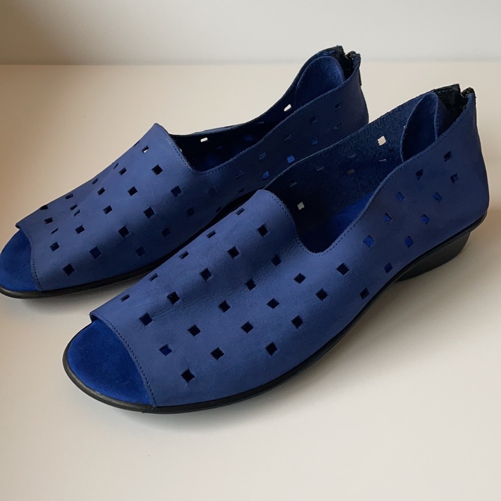 Sesto Meucci Women's Evonne Flat Sandals Size 11 - Picture 1 of 10